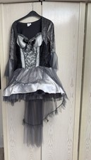 Horrorbraut Sylvie Totenbraut