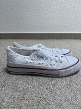Stoffturnschuhe mit