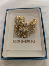 KEIHAN Gold Ribbon Brooch