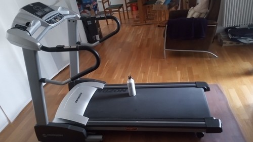 Laufband stabil breit lang
