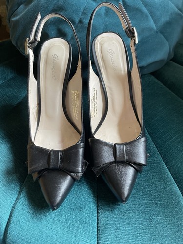 Schwarzer pumps mit - pumps, schleife