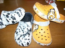 2 Crocs J1 32/33    1 xgefüttert