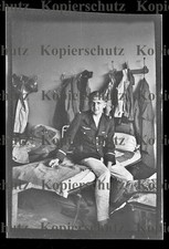 9300a❚ ORIGINAL Negativ, Soldat im Quartier oder in Kaserne