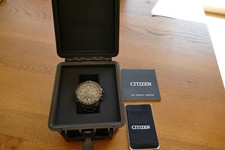 CITIZEN Eco-Drive Solar Promaster Sky Navihawk Funk Anthrazit/Grün AT8227-56X