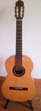 Valdez Gitarre Akustik Konzert Modell E mit Ständer und Tasche