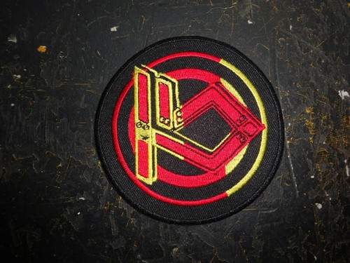 Twisted sister patch shape - sister,