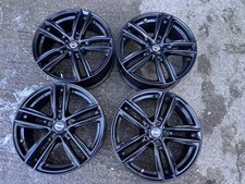 4xOriginal Nissan / Nissan