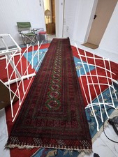 Langer orientalischer Teppichläufer.