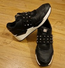 GUESS Damen Schuhe Schwarz