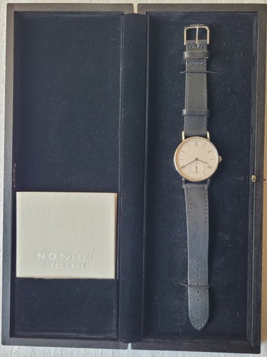 Nomos glashütte modell - nomos,