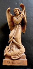 Alte geschnitzte Holzfigur - Heiliger Michael    - Engel