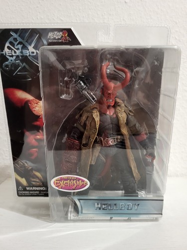 Mezco hellboy battle damaged - battle,