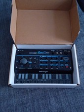 Behringer Pro VS Mini Hybrid