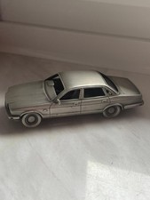 Pewter Jaguar 1986 XJ6 (XJ40)