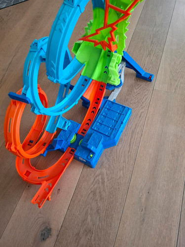 Hot wheels action loopings - hot,