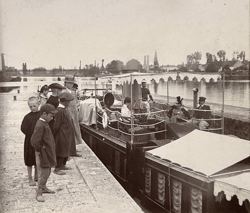 Schiff fluss statt - statt, zu