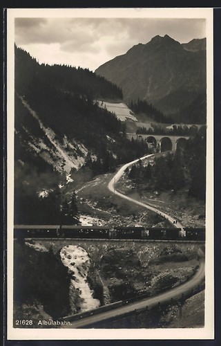 Albulabahn mit gebirgskette - albulabahn,