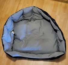 Hundebett mit Pfotenmuster an den Rändern (Höhe 23 cm), 70x60, waschbar