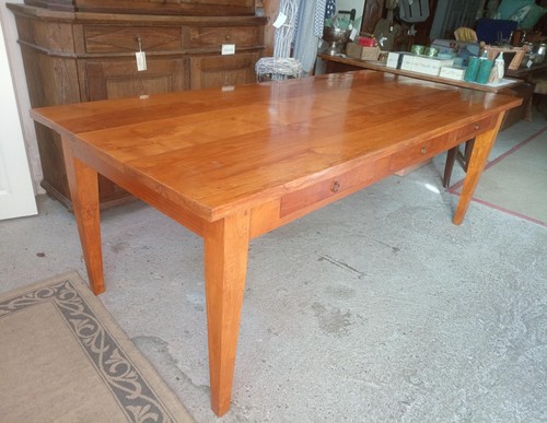 Grosser massiver tisch - grosser,
