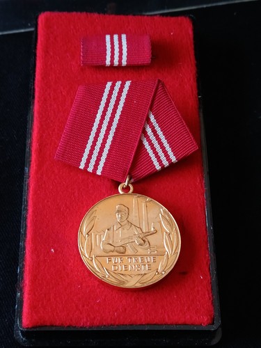 Medaille orden der ddr für - ddr,