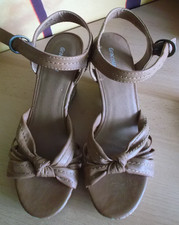 Damen Schuhe  Sandalen Größe 38 von " Graceland "