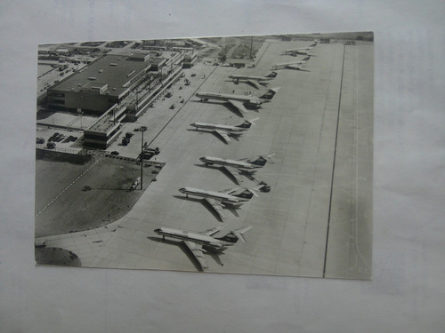 Airliner flughafen airport - ak,