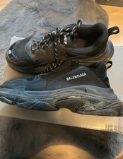 balenciaga triple s black