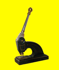 Prägepresse Monogramm KR