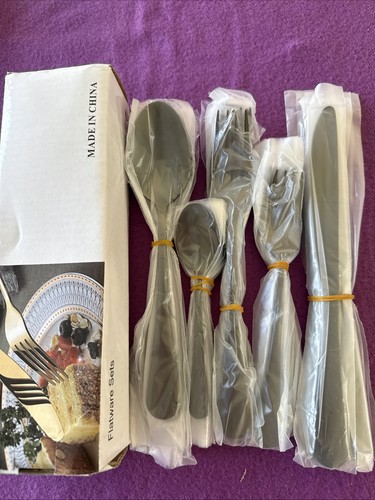 Besteckset teilig neu - 30,