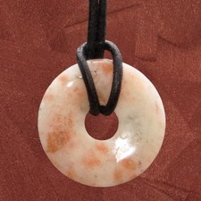 Sonnenstein Donut 30mm & 1 Meter Lederband 2mm schwarz I Pi Scheibe, Edelstein