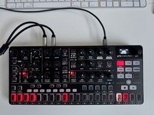 IK Multimedia UNO Synth Pro X - Analog Synthesizer- Neu (1 Monat alt)