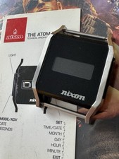 NIXON  The Atom DL Herren Uhr