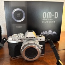 Olympus OM-D E-M10 Mark III