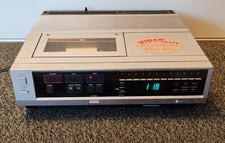 HITACHI VT-9300E Video Deck