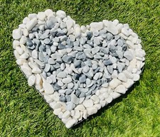 Herz Gitter mit Kleinen Carrara & Ice Blue Steinen für Allerheiligen Grabschmuck