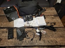 Sony Alpha 6300 Digitalkamera mit E PZ 16-50mm F3,5-5,6 OSS Objektiv - Schwarz