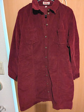 Schönes bordeauxfarbenes