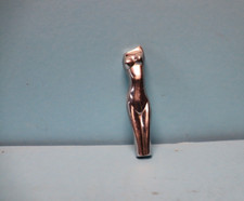 VINTAGE BENZINFEUERZEUG  NACKTER FRAUENKÖRPER