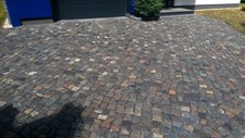 Kleinpflaster, anthrazit-bunt, gebraucht, 9/11er, Granit u. a. Natursteine 