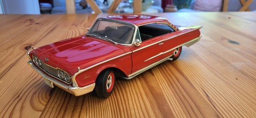 Ford starliner - 1:18,