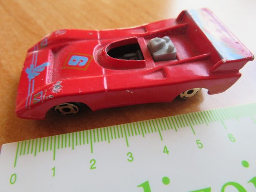 Kleiner roter rennwagen modell - kleiner,