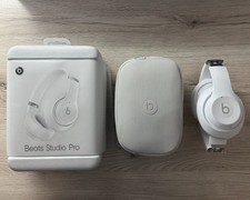 Apple Beats by Dr. Dre Studio