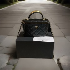 Chanel Vip Gift, Member