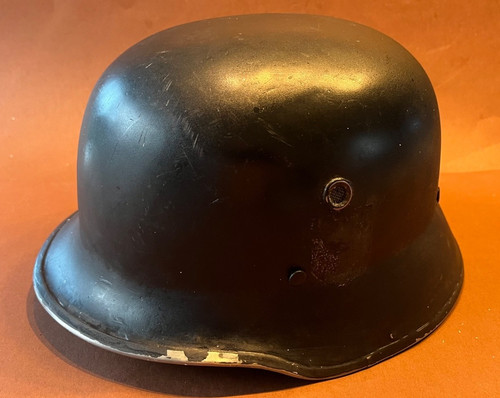 Alter stahlhelm aus fieberglas - stahlhelm,