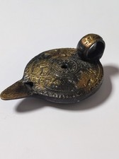 Alte Öllampe massive Bronze Grifon und Löwe Simbol D-74mm H-22mmH-44mm mit Griff