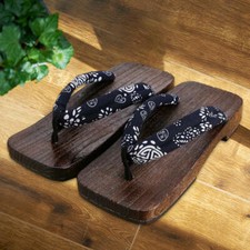 Japanische Holz Clogs