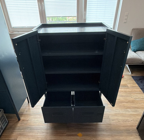 Schwarzer metall schrank - schwarzer, matt