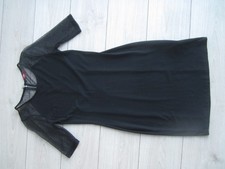 Conleys Purple, Kleid