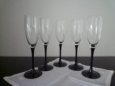 5x Glas, Luminarc Sektgläser mit schwarzem Stiel und Fuß, Frankreich