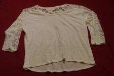 H & M - Damen - Shirt - Gr.  S - Farbe weiß - mit Spitzeneinsatz